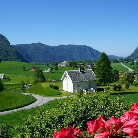 Hjelmeland Hoiland Gard Gardshotellet מראה חיצוני תמונה