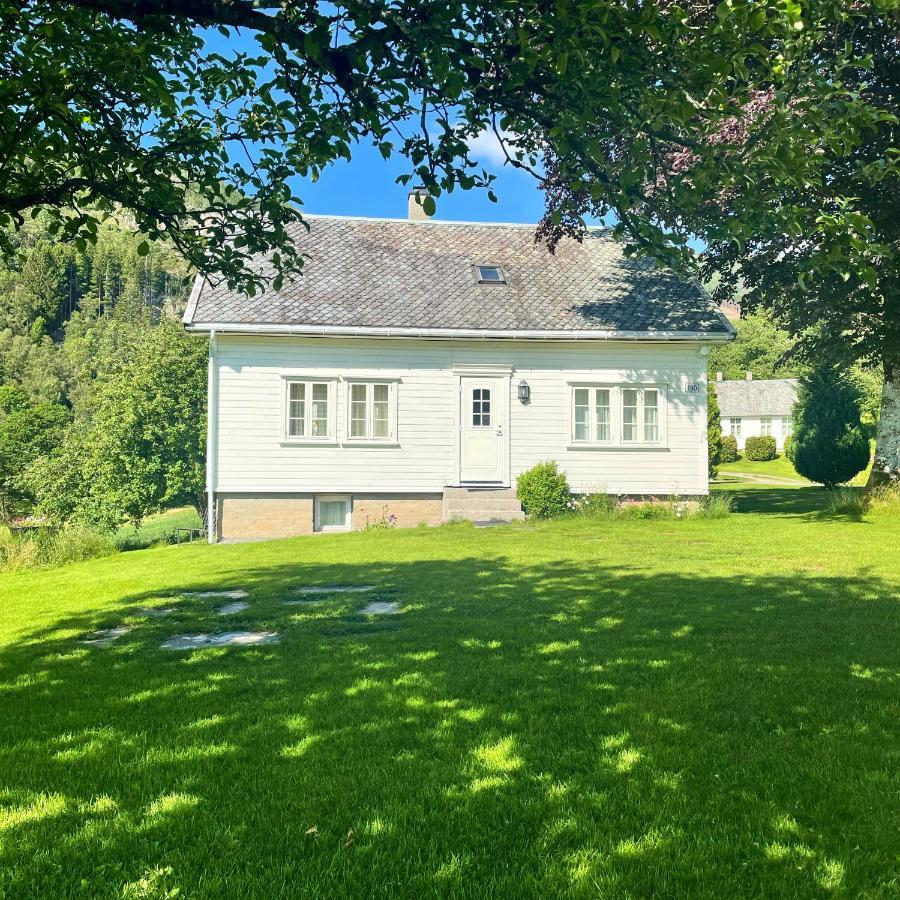 Hjelmeland Hoiland Gard Gardshotellet מראה חיצוני תמונה